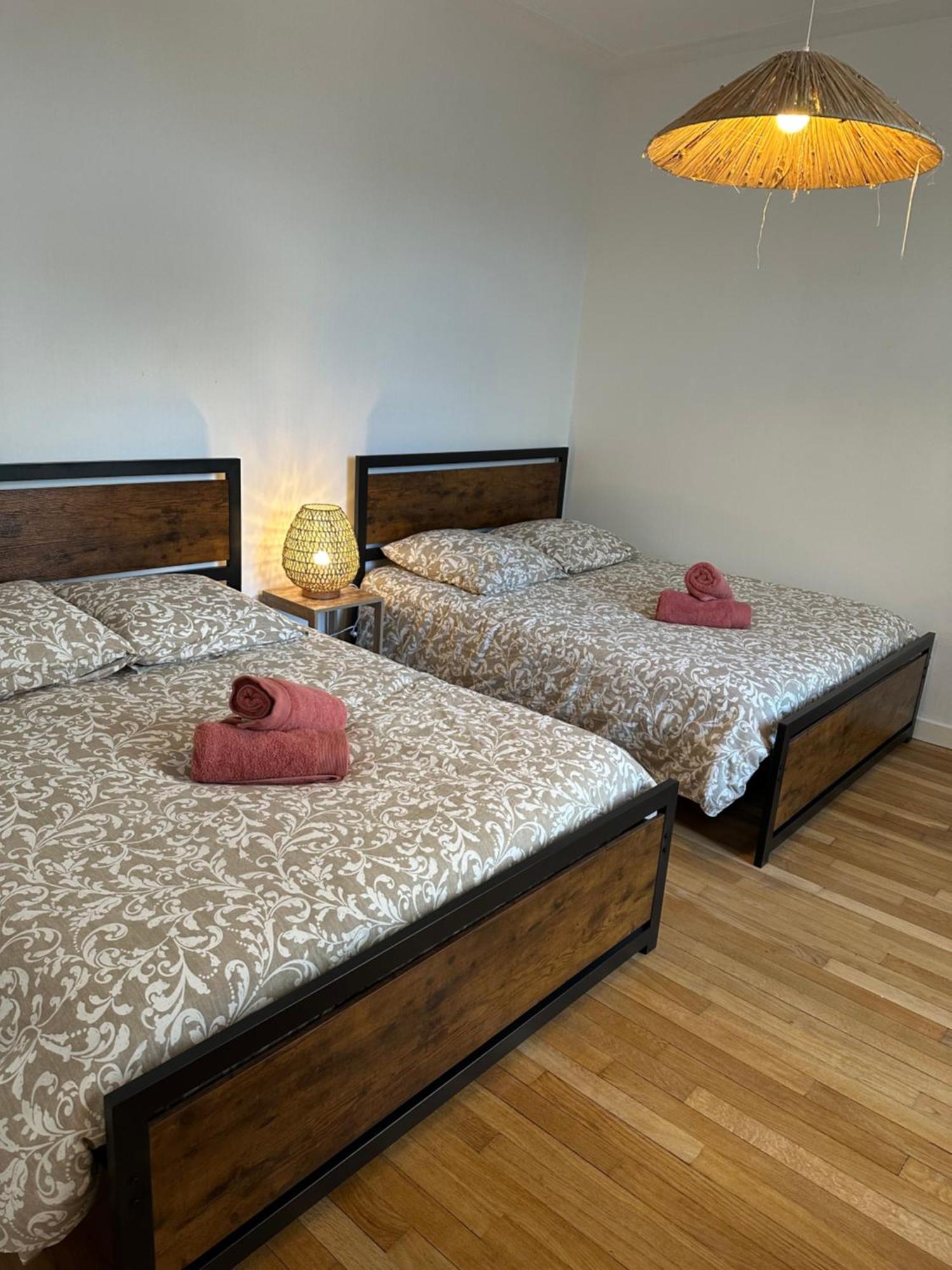 Maison Nombreux Couchages, 13 Lits, 3 Sdb, Exterieur บัวร์ ภายนอก รูปภาพ